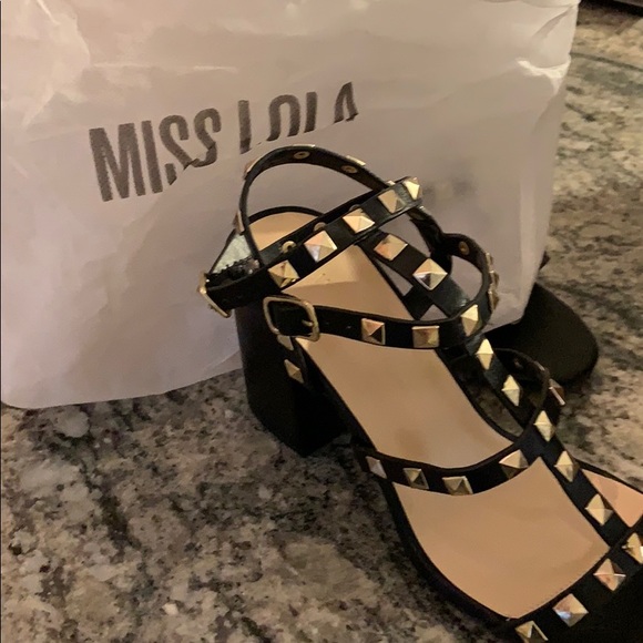 Shoes - Picture 4 of 4